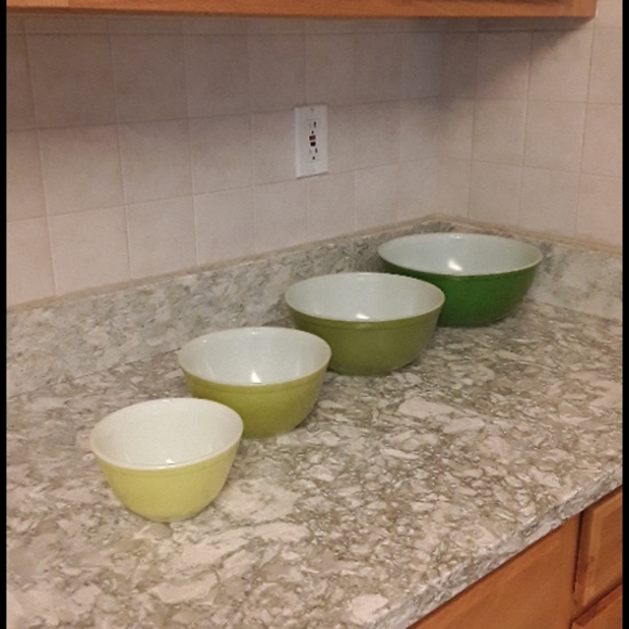 VINTAGE PYREX MIXING BOWLS - Picture 3 of 3